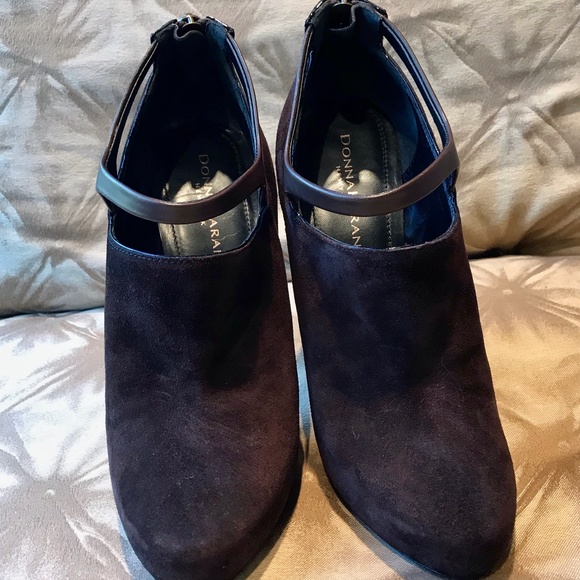 🤎Donna Karan Chocolate Brown Suede Booties🤎 - Picture 3 of 12
